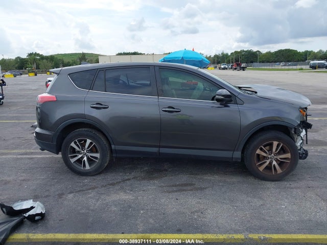 Toyota Rav4 Xle 2018 JTMWFREV8JJ752168 Image 14