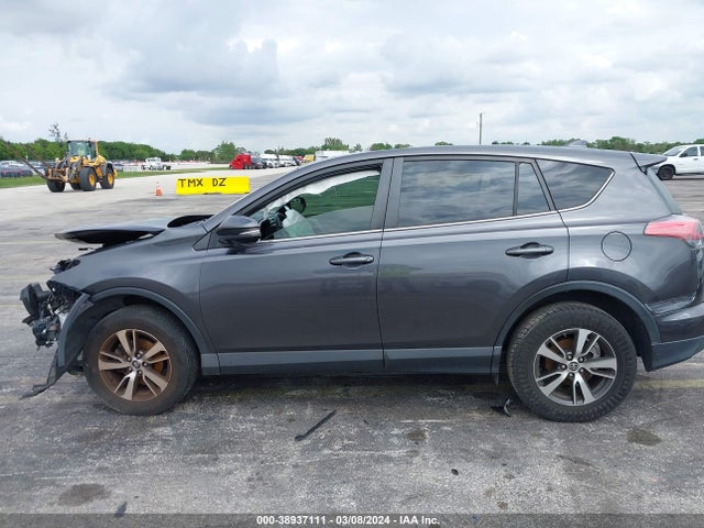 Toyota Rav4 Xle 2018 JTMWFREV8JJ752168 Image 15