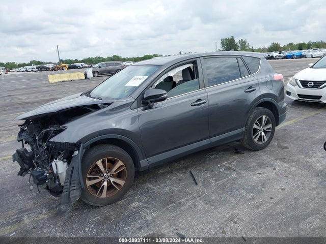 Toyota Rav4 Xle 2018 JTMWFREV8JJ752168 Image 2