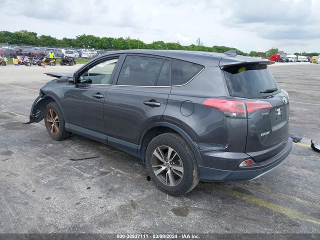 Toyota Rav4 Xle 2018 JTMWFREV8JJ752168 Image 3