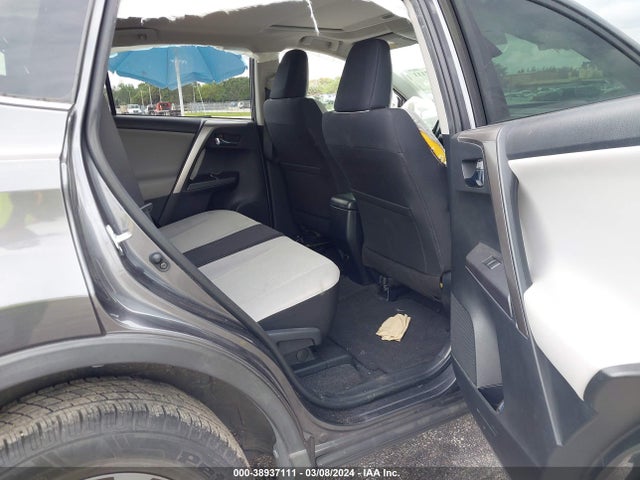 Toyota Rav4 Xle 2018 JTMWFREV8JJ752168 Image 8