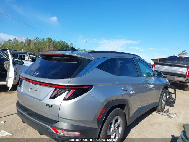 Hyundai TUCSON SEL 2023 5NMJB3AE1PH229923 Image 4