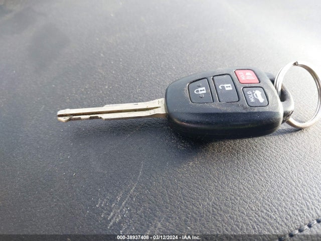 Toyota COROLLA LE 2019 5YFBURHE7KP864215 Image 11