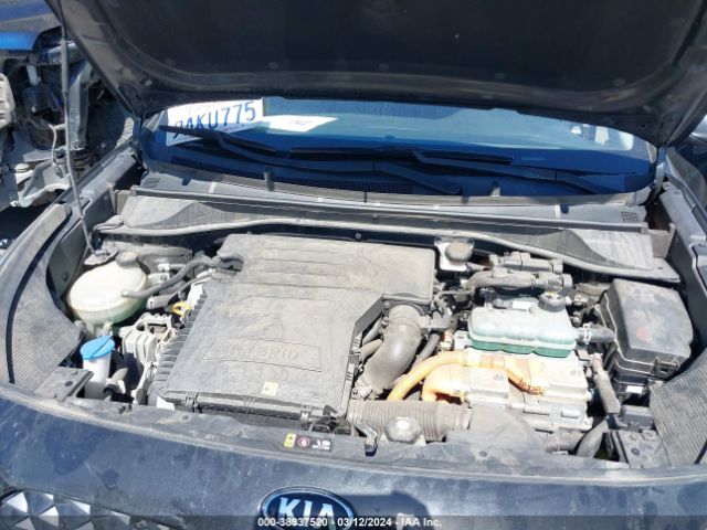 KNDCB3LC8L5365628 KIA NIRO LX