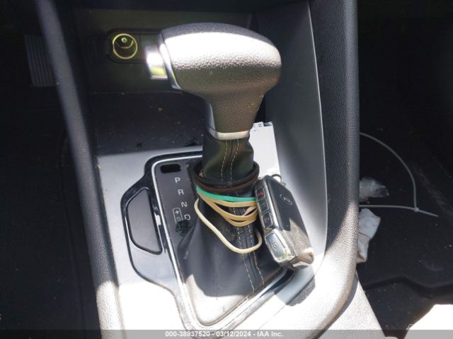 KNDCB3LC8L5365628 KIA NIRO LX