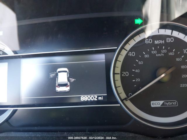 KNDCB3LC8L5365628 KIA NIRO LX