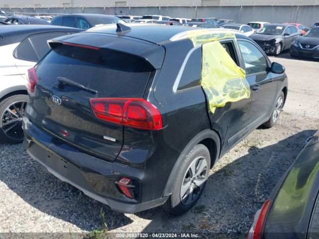 KNDCB3LC8L5365628 KIA NIRO LX