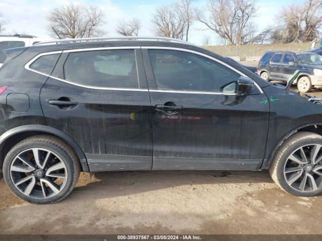 JN1BJ1CR4JW253605 Nissan Rogue Sport Sl