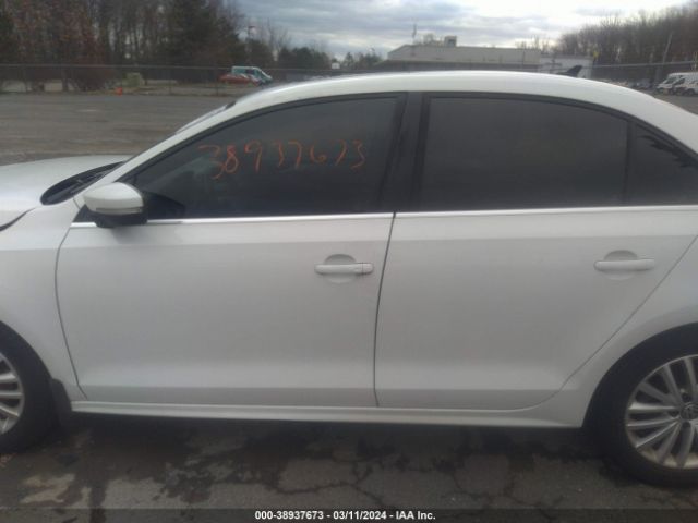 3VWD17AJ3FM287979 Volkswagen Jetta 1.8t Se