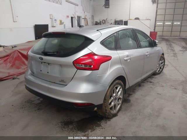 Ford FOCUS SE 2015 1FADP3K27FL264603 Image 4