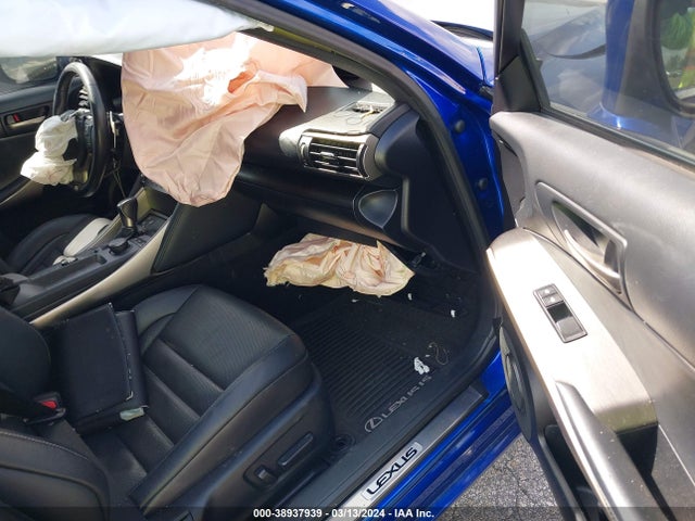 Lexus IS 300 2019 JTHBA1D27K5089013 Image 5