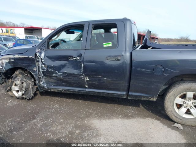 1C6RR7FG9JS261134 RAM 1500 Express Quad Cab 4x4 6'4 Box
