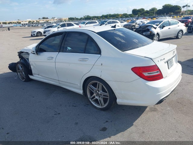 WDDGF4HB9EA916418 Mercedes-Benz C 250 Luxury/sport