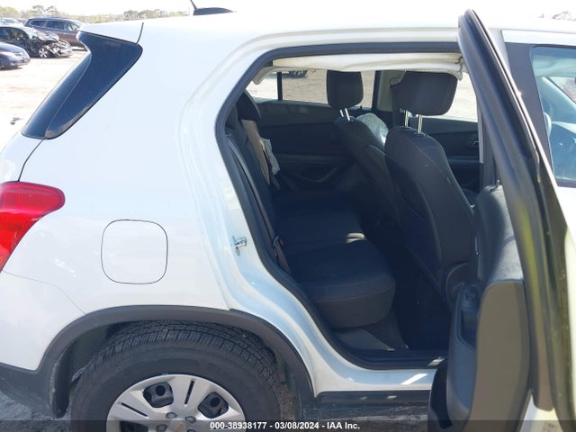 Chevrolet TRAX LS 2017 KL7CJKSB1HB204193 Image 8