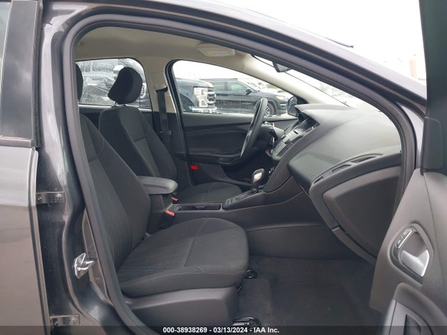 Ford FOCUS SE 2017 1FADP3F26HL214322 Image 5