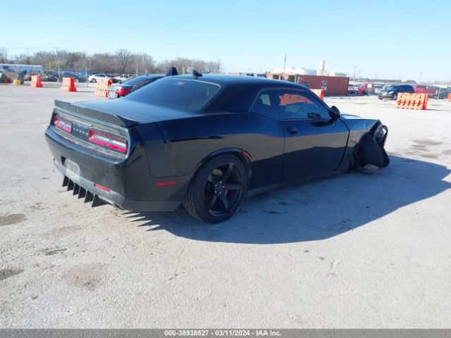 2C3CDZFJ1GH165913 Dodge Challenger 392 Hemi Scat Pack Shaker