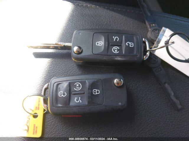 1VWBA7A37JC050348 Volkswagen Passat 2.0t Se