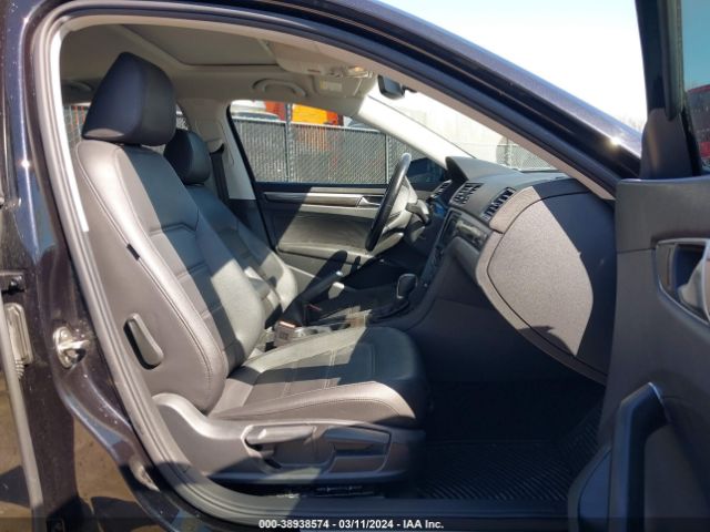 1VWBA7A37JC050348 Volkswagen Passat 2.0t Se