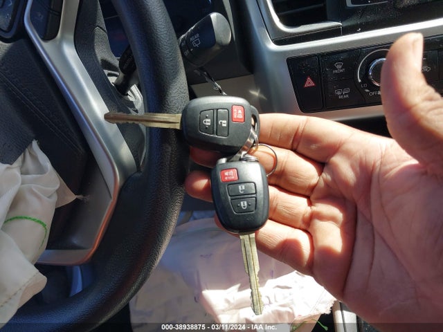 Toyota Highlander Le 2019 5TDZARFH1KS060715 Image 11