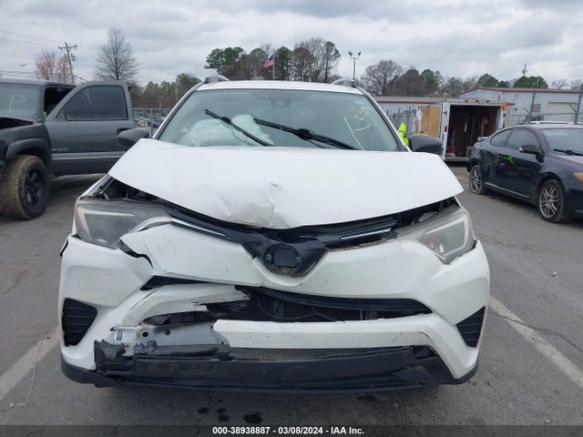 Toyota RAV4 LE 2018 JTMZFREV5JJ155654 Image 11