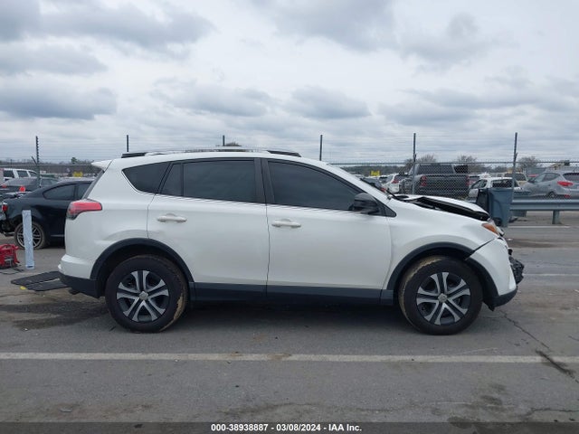 Toyota RAV4 LE 2018 JTMZFREV5JJ155654 Image 12