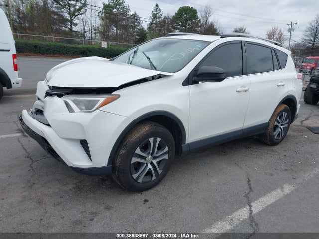 Toyota RAV4 LE 2018 JTMZFREV5JJ155654 Image 2