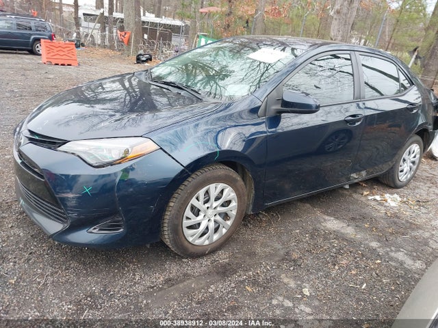 Toyota COROLLA LE 2019 5YFBURHE1KP861956 Image 2
