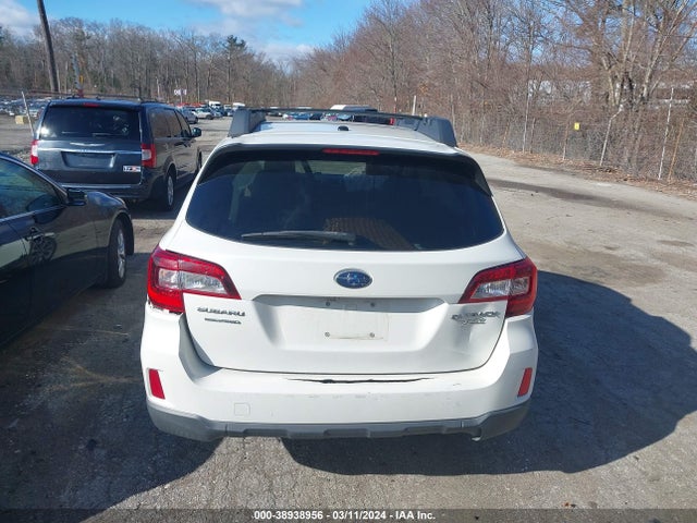 Subaru Outback 2.5i Limited 2015 4S4BSAJCXF3241357 Image 17