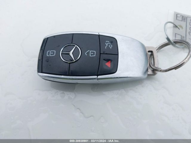 WDDZF4KB1JA359967 Mercedes-Benz E 300 4matic