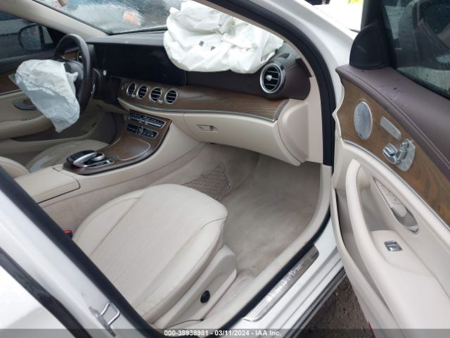 WDDZF4KB1JA359967 Mercedes-Benz E 300 4matic