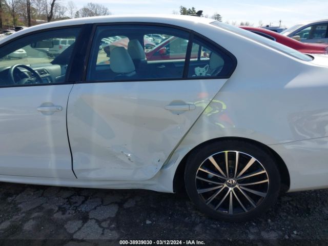 3VWB17AJ5GM282341 Volkswagen Jetta 1.8t Sport