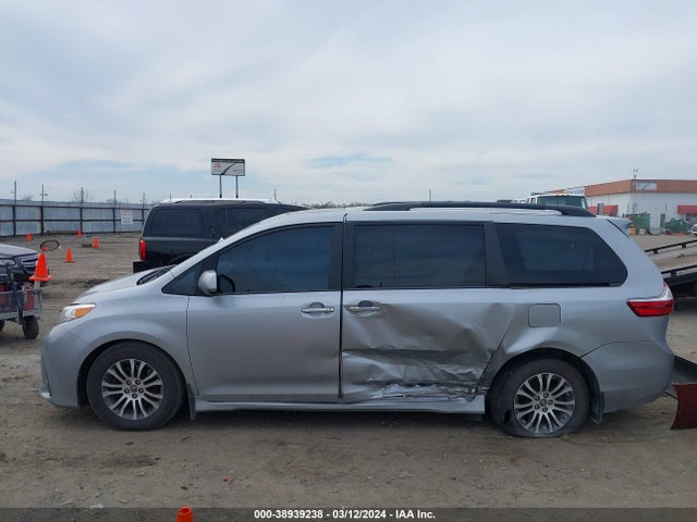 Toyota Sienna Xle 8 Passenger 2018 5TDYZ3DC9JS907360 Image 14