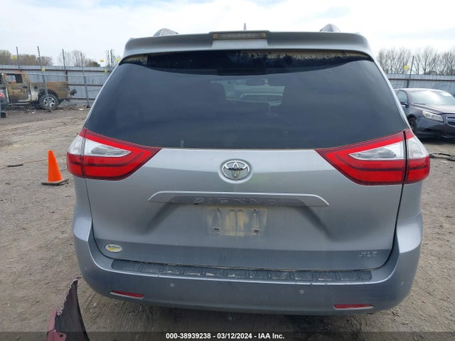 Toyota Sienna Xle 8 Passenger 2018 5TDYZ3DC9JS907360 Image 16