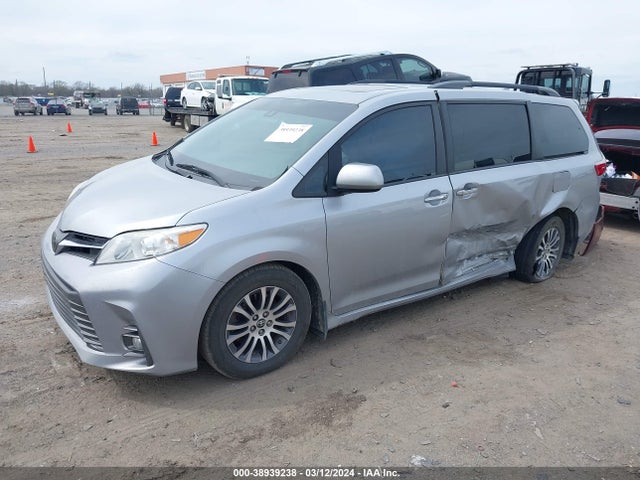 Toyota Sienna Xle 8 Passenger 2018 5TDYZ3DC9JS907360 Image 2