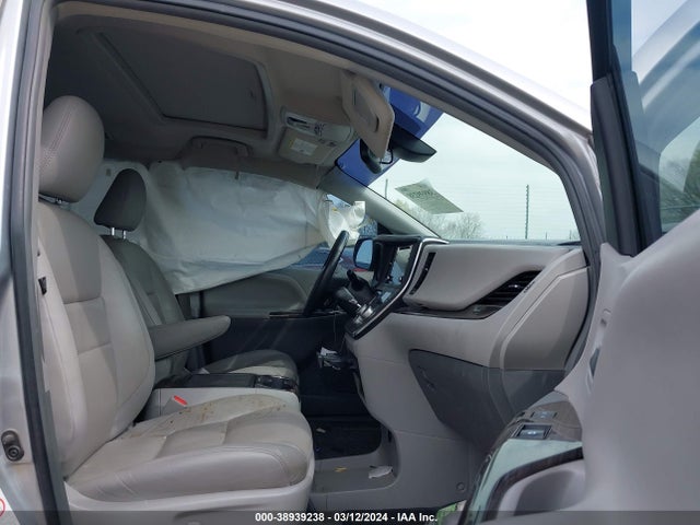 Toyota Sienna Xle 8 Passenger 2018 5TDYZ3DC9JS907360 Image 5