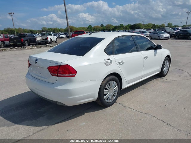 1VWAT7A36EC103388 Volkswagen Passat 1.8t S