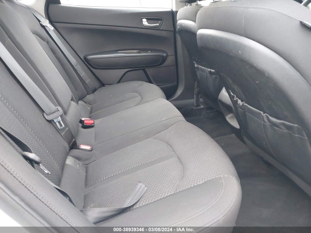 KIA Optima Lx 2018 5XXGT4L33JG274540 Image 8