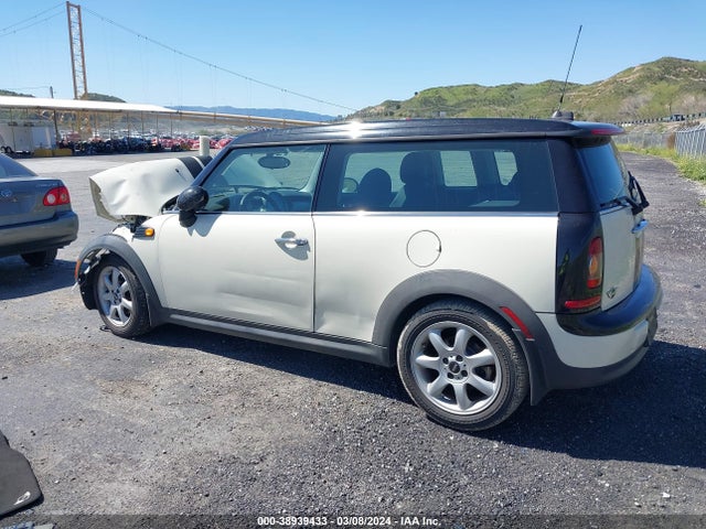 2009 MINI COOPER CLUBMAN WMWML33529TX50378 Photo 2