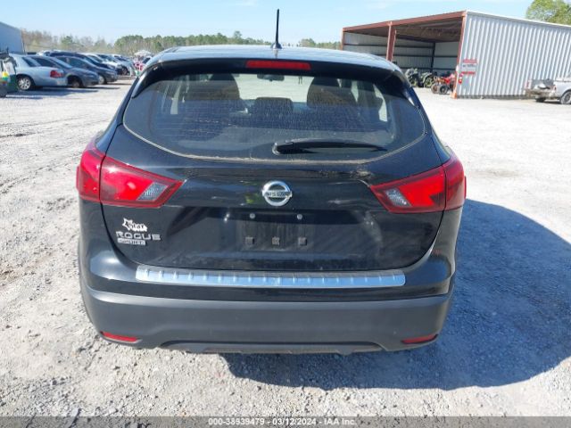 JN1BJ1CP8JW500123 Nissan Rogue Sport S