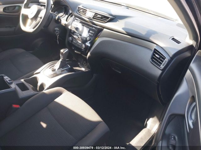 JN1BJ1CP8JW500123 Nissan Rogue Sport S