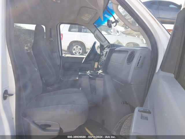 Ford E-350 Super Duty Xlt 2014 1FBNE3BL5EDB00924 Image 5