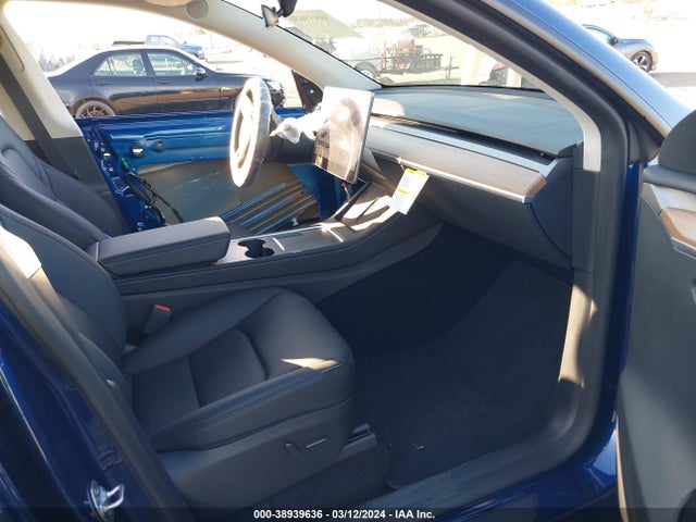 2024 TESLA MODEL Y 7SAYGDEE7RF983142 Photo 4