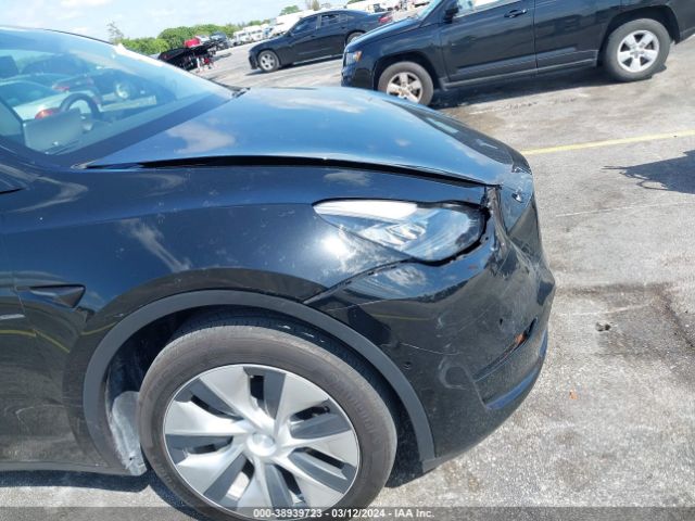 5YJYGDED2MF103963 Tesla Model Y Standard Range Rear-wheel Drive