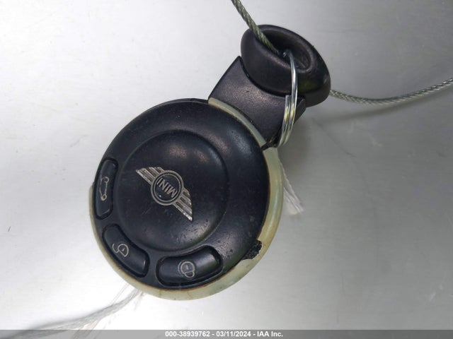 2008 MINI COOPER S WMWMF73568TV38239 Photo 10