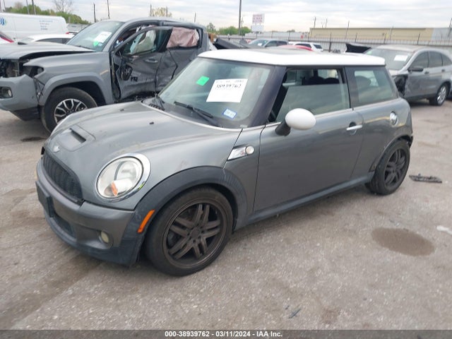 2008 MINI COOPER S WMWMF73568TV38239 Photo 1