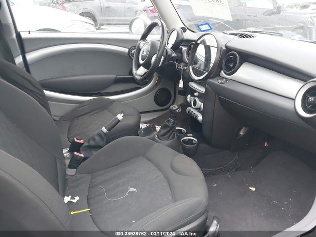 2008 MINI COOPER S WMWMF73568TV38239 Photo 4