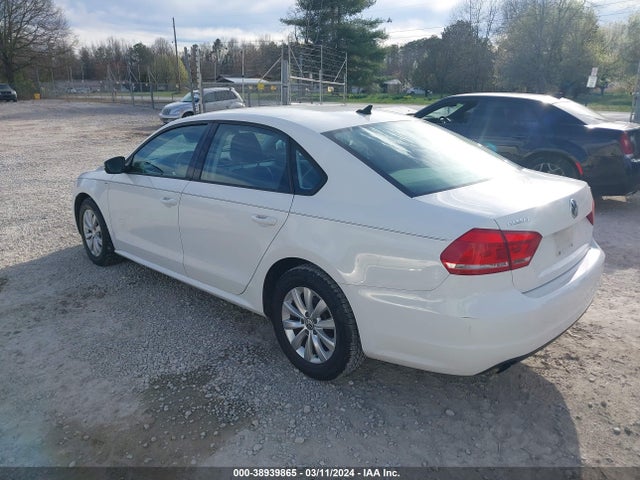 1VWAT7A33FC082291 Volkswagen Passat 1.8t Wolfsburg Edition