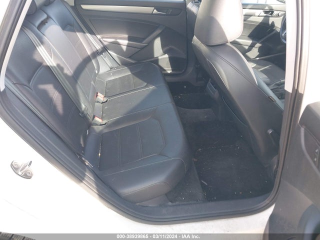 1VWAT7A33FC082291 Volkswagen Passat 1.8t Wolfsburg Edition