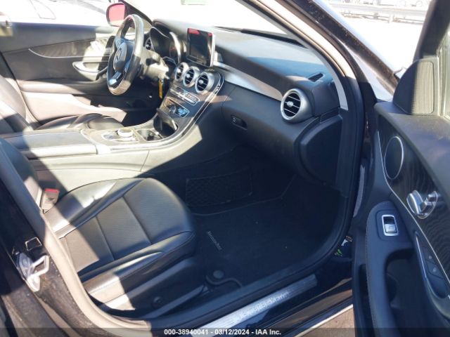 55SWF4JB6HU232825 Mercedes-Benz C 300 Luxury/sport