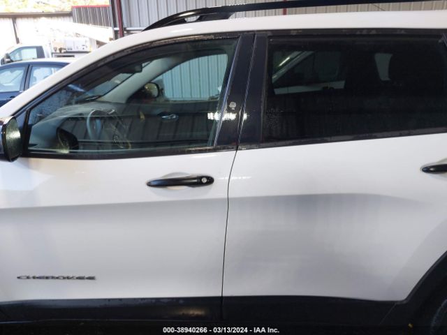 1C4PJLAB1HW508371 Jeep Cherokee Sport Fwd
